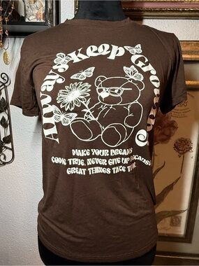 Starlet Brown Graphic Tee •Size L• Always Keep Growing Bear Shirt